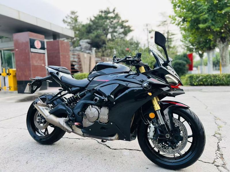 QJMOTOR 赛600