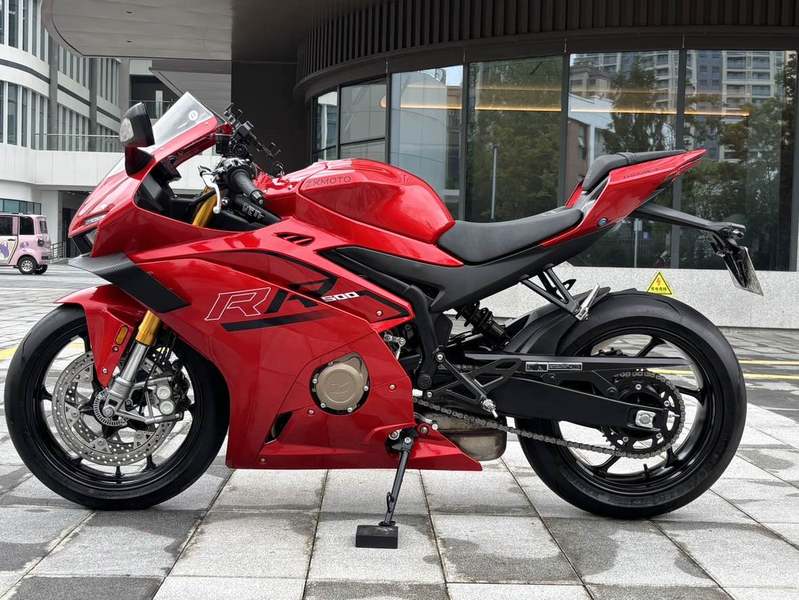 张雪机车 500RR