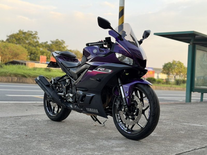 雅马哈 YZF-R3
