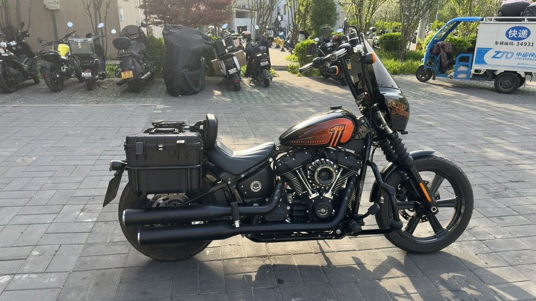 哈雷戴维森 街霸 Street Bob