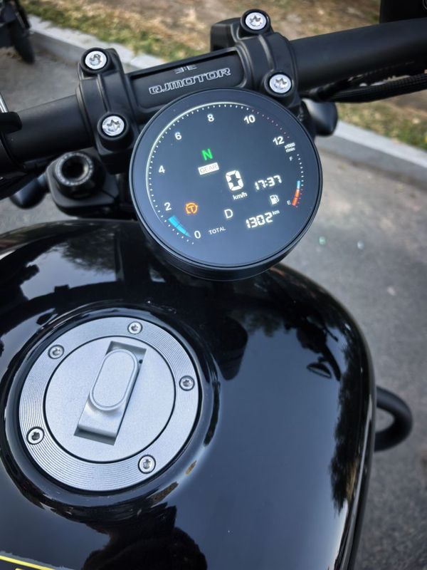 QJMOTOR 闪250