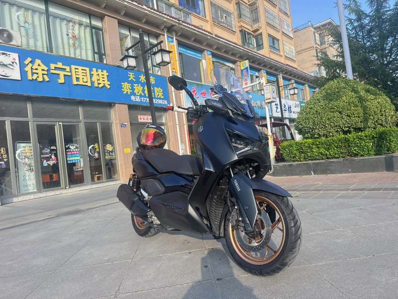 雅马哈 XMAX