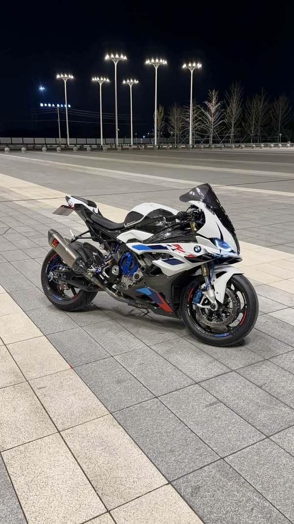 宝马 S 1000 RR