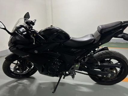 豪爵铃木 GSX250R