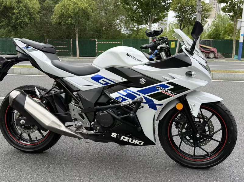 豪爵铃木 GSX250R