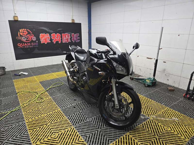 本田DREAMWING CBR300R