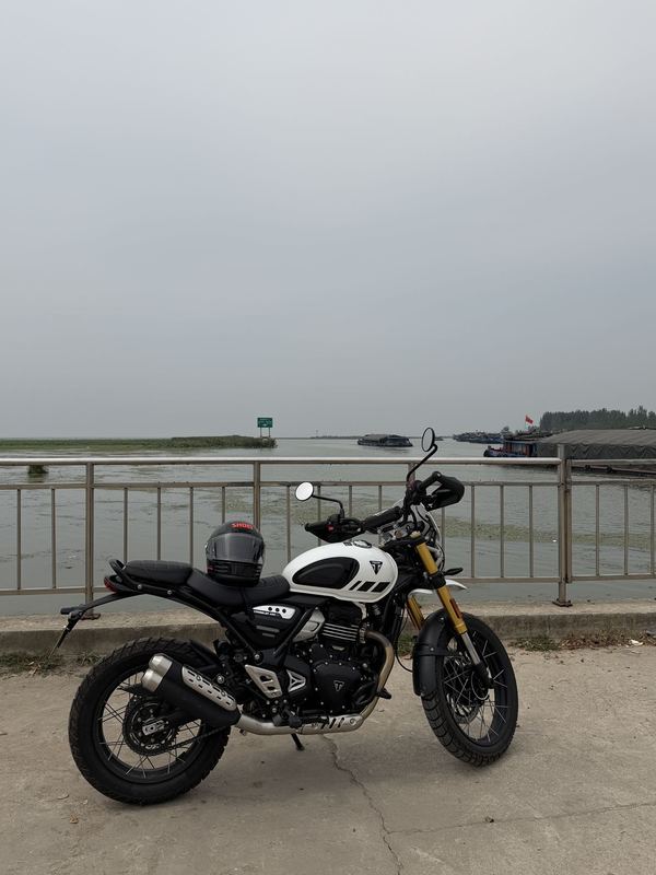 凯旋 Scrambler 400 X