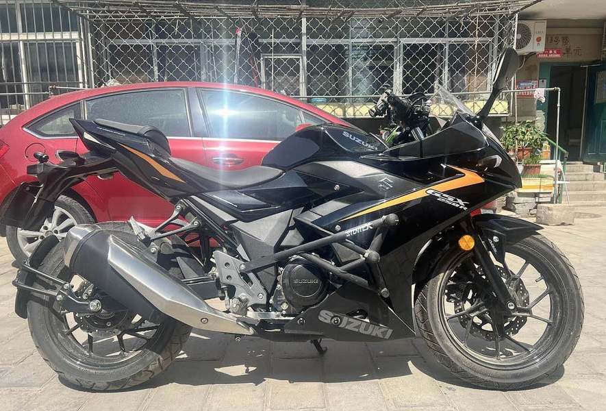豪爵铃木 GSX250R