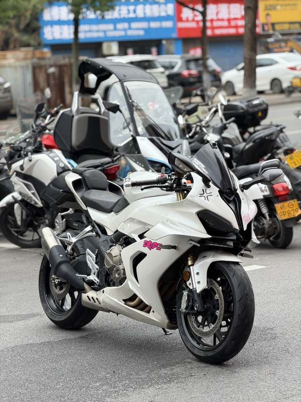 QJMOTOR 赛600