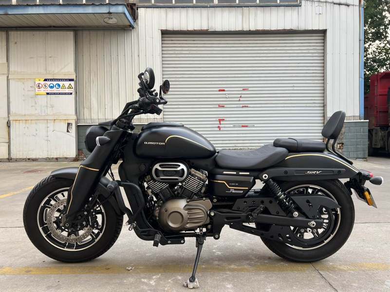 QJMOTOR 闪400