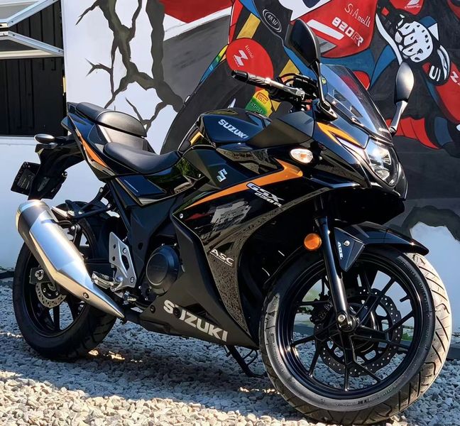 豪爵铃木 GSX250R