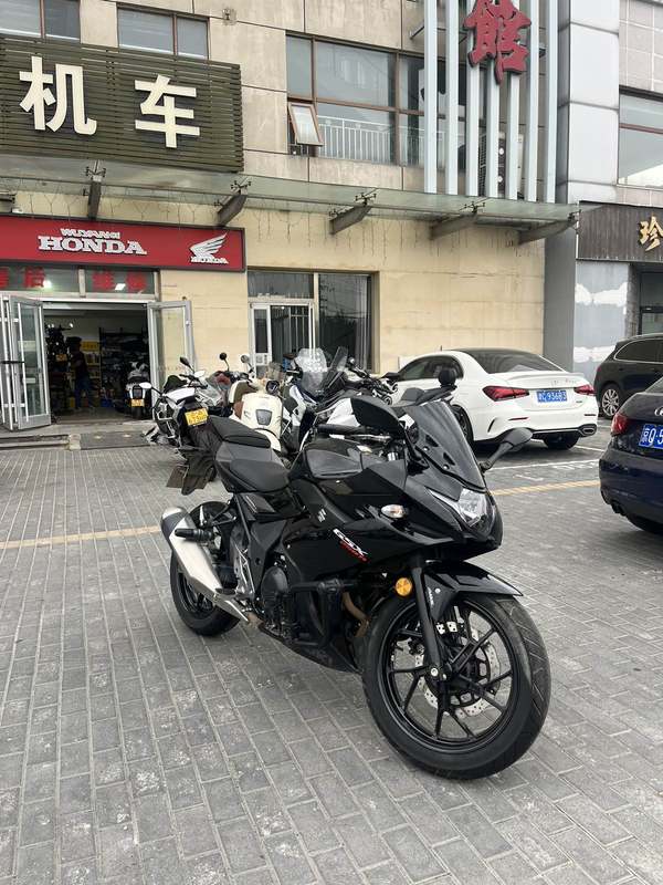豪爵铃木 GSX250R