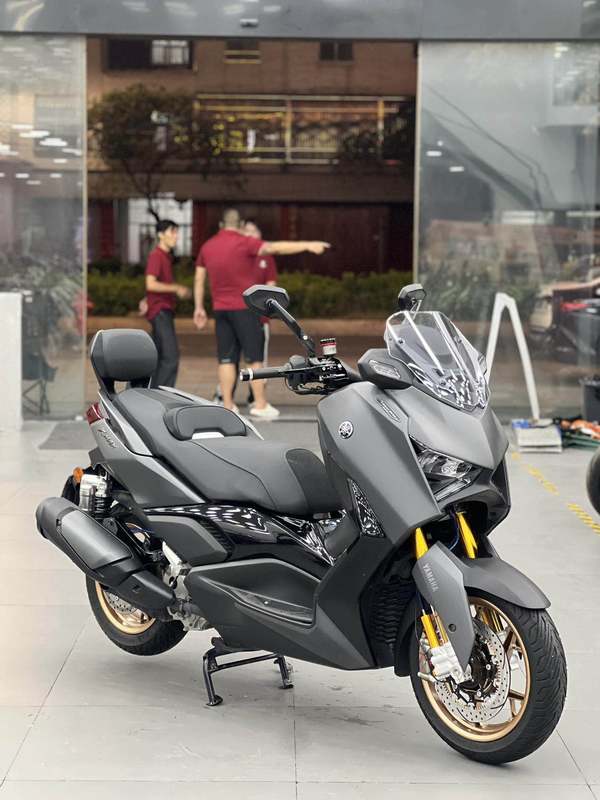 雅马哈 XMAX