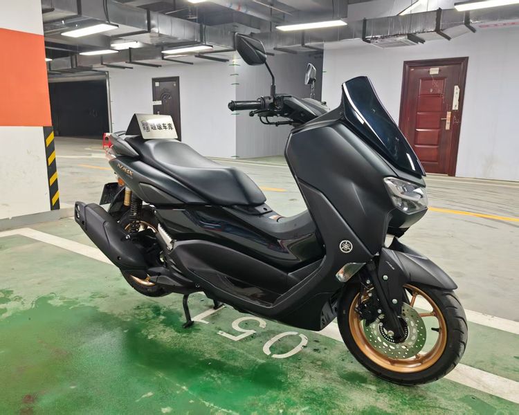 雅马哈 NMAX