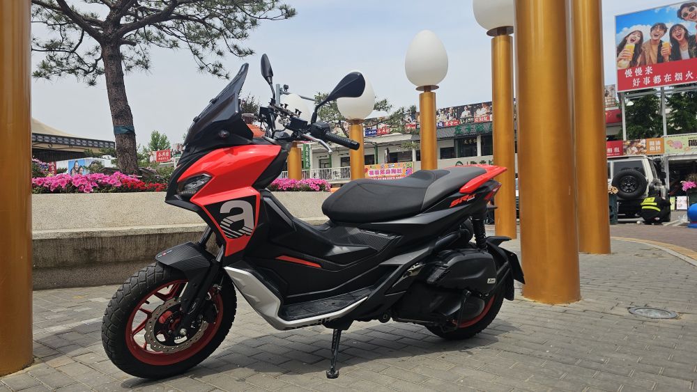 阿普利亚 SR GT 200
