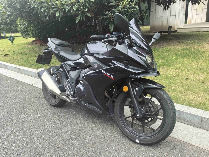 豪爵铃木 GSX250R
