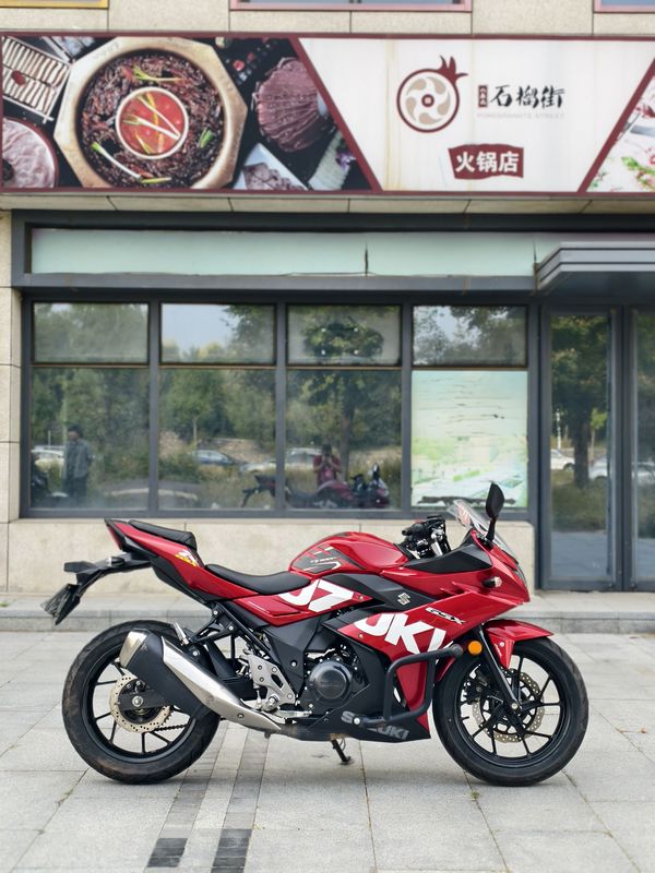 豪爵铃木 GSX250R