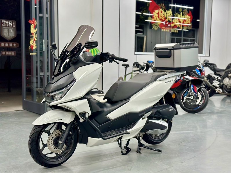 新大洲本田 NS150GX