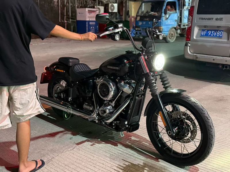哈雷戴维森 街霸 Street Bob