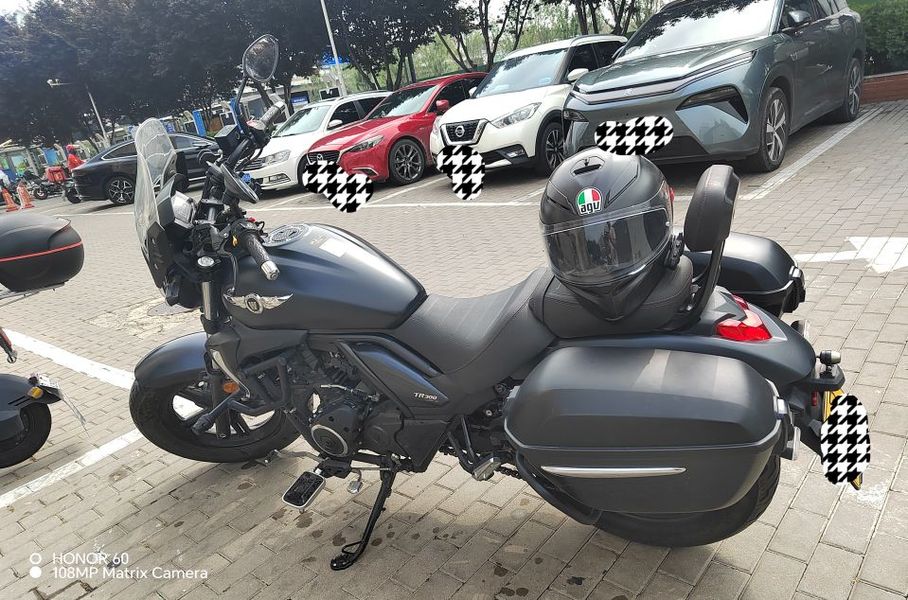 豪爵 TR300