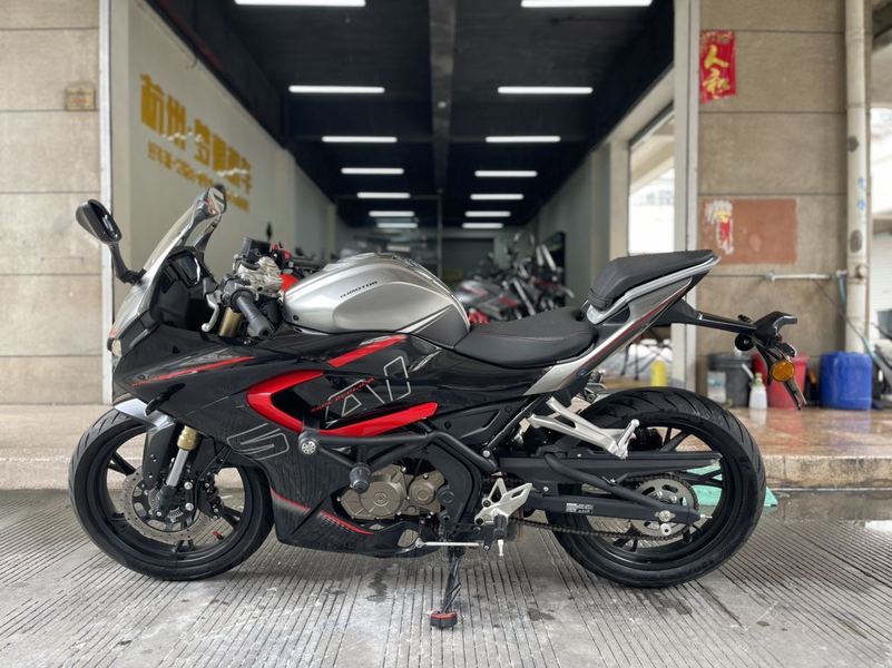 QJMOTOR 赛150