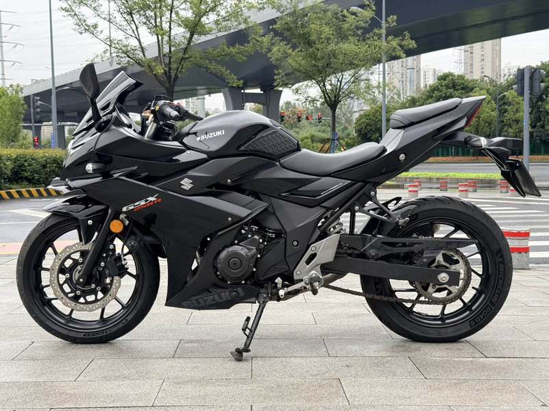 豪爵铃木 GSX250R