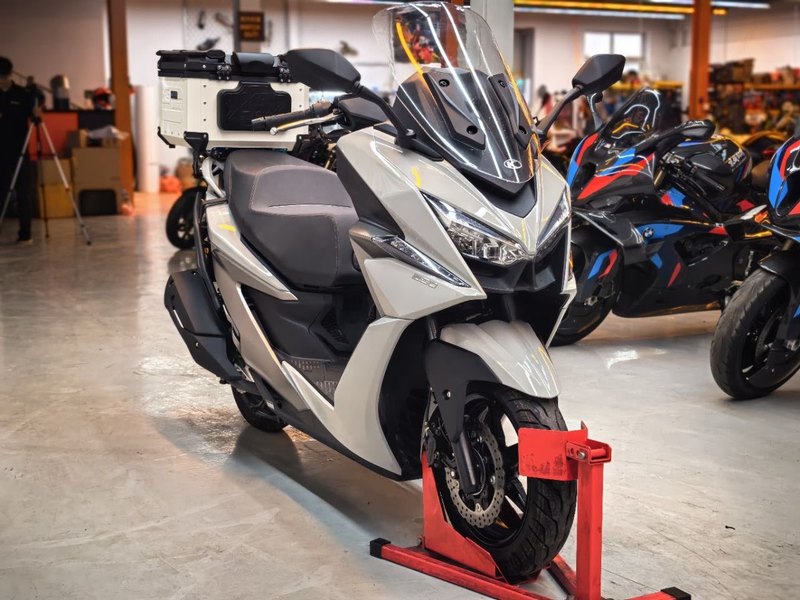 光阳 赛艇 ST250