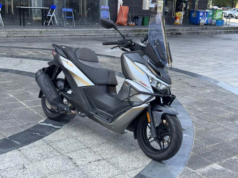 无极 SR250GT