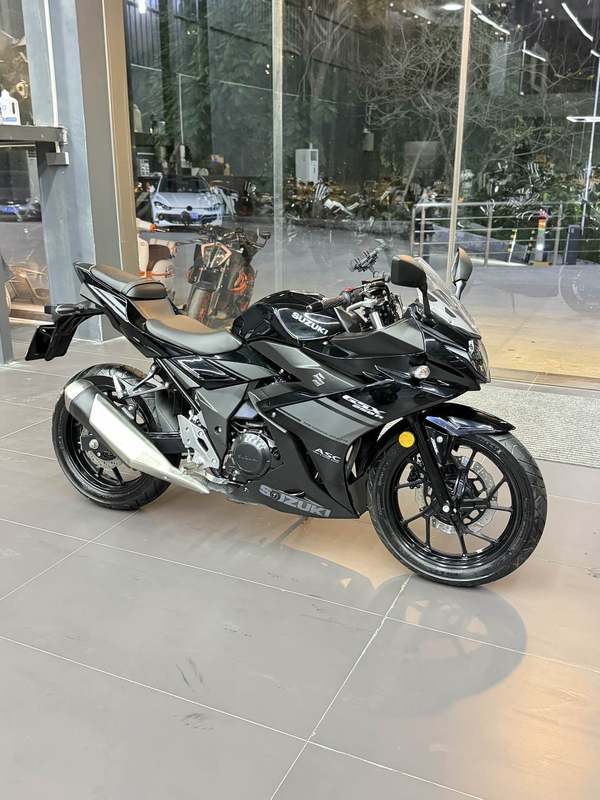 豪爵铃木 GSX250R