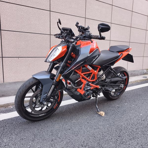KTMR2R 390 Duke