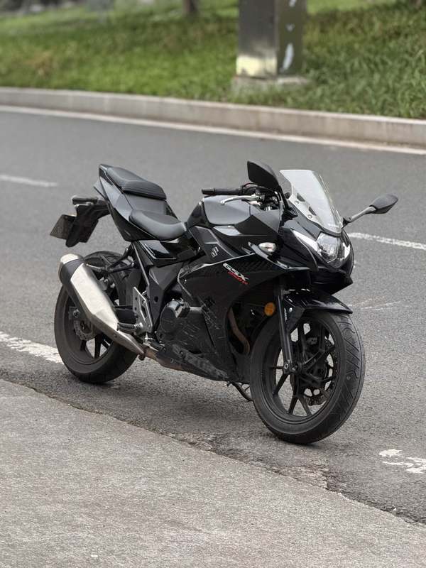 豪爵铃木 GSX250R