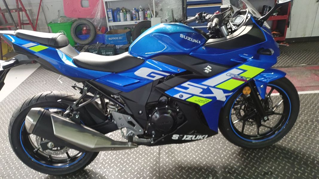 豪爵铃木 GSX250R