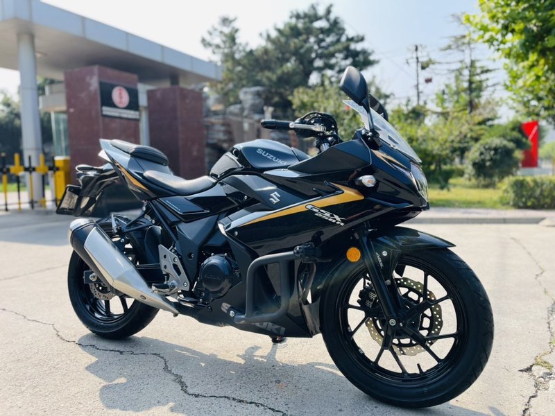 豪爵铃木 GSX250R