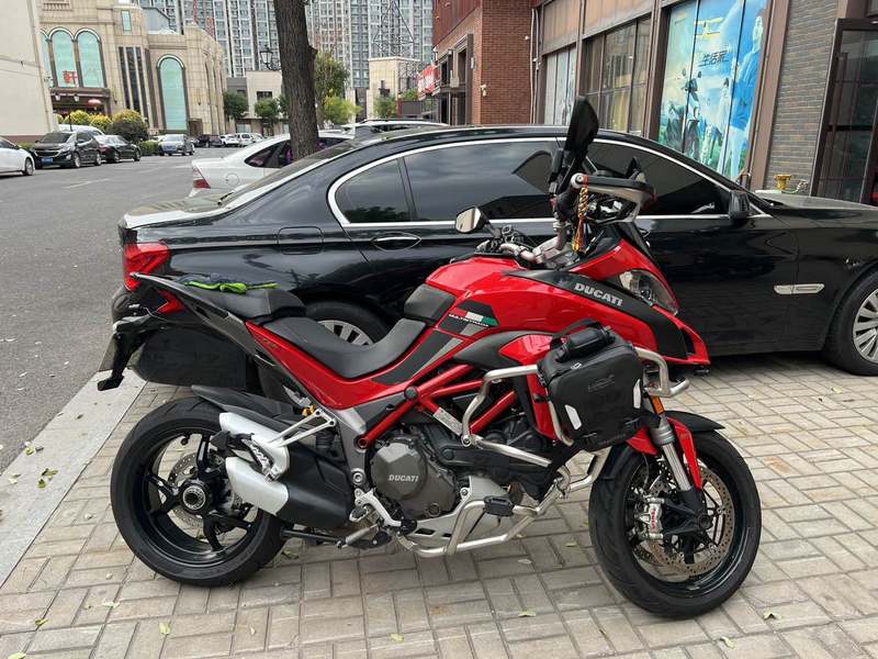 杜卡迪 Multistrada 1200S DVT
