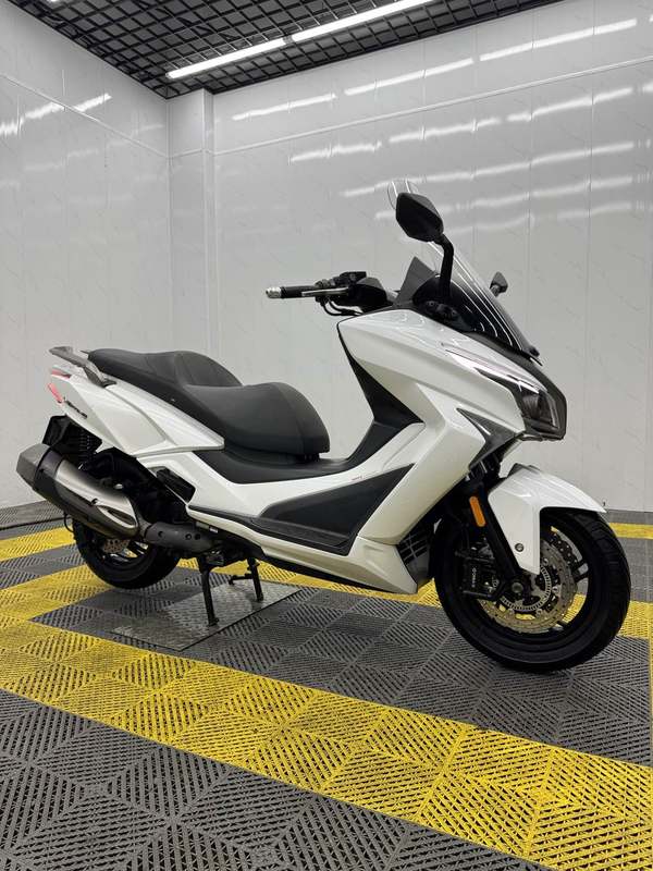 光阳 赛艇 S400