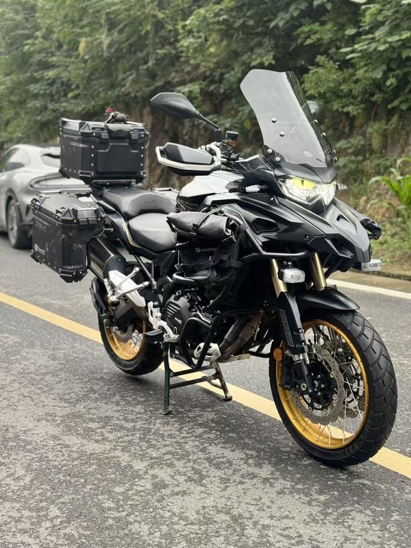 贝纳利 TRK552