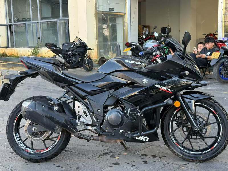 豪爵铃木 GSX250R