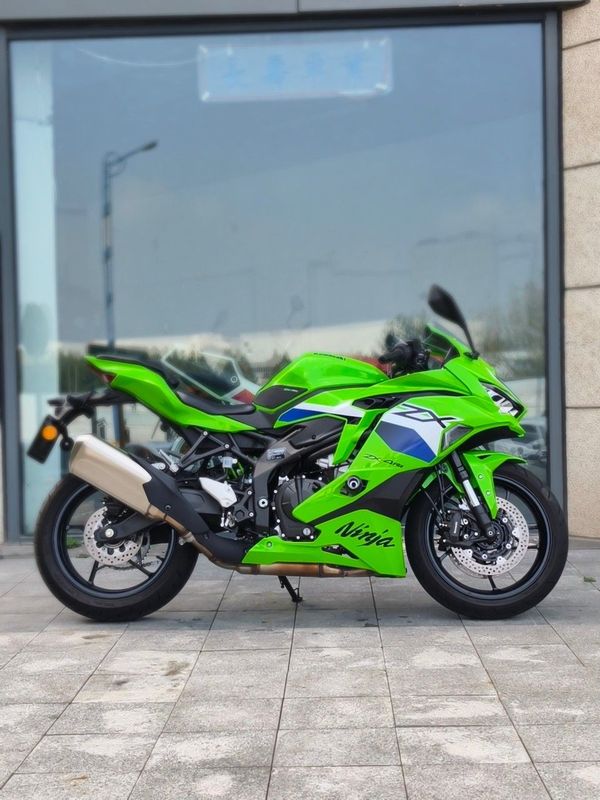 川崎 ZX-4R