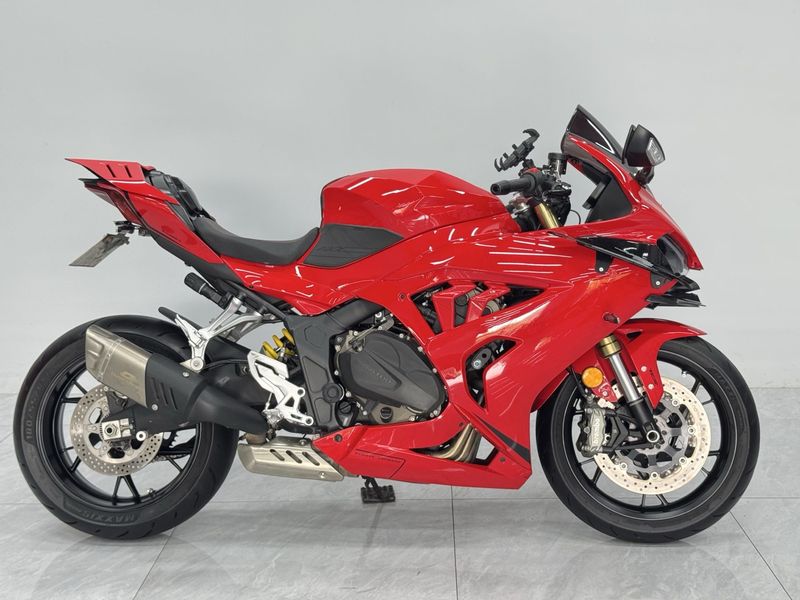 QJMOTOR 赛600