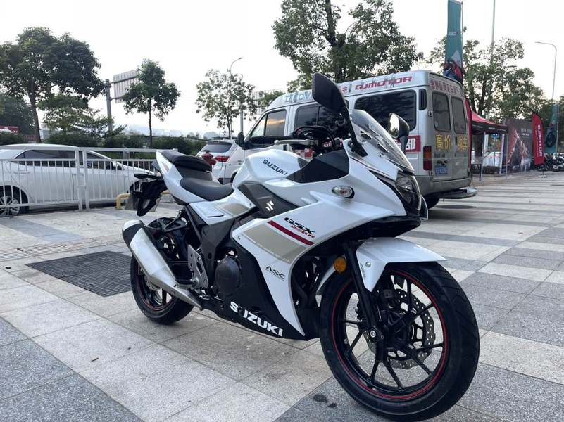 豪爵铃木 GSX250R