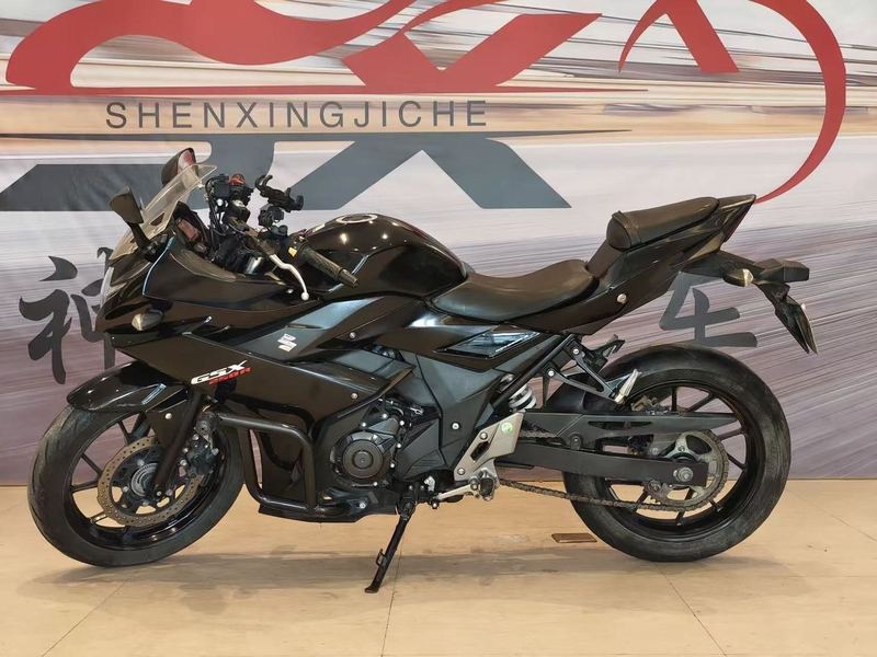 豪爵铃木 GSX250R