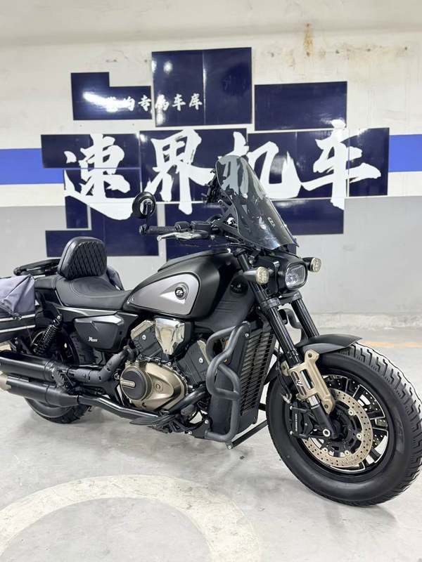 QJMOTOR 闪600