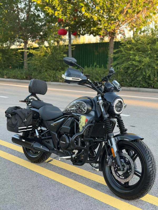 豪爵 TR300
