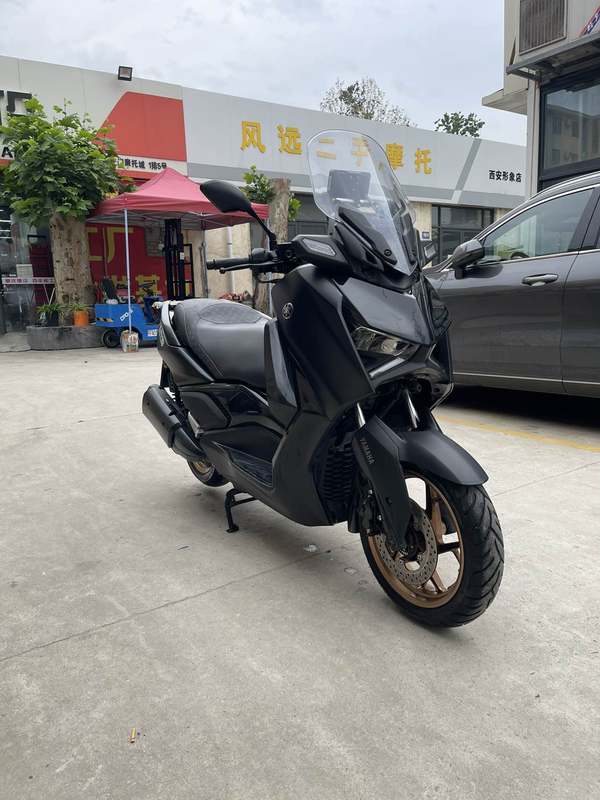 雅马哈 XMAX
