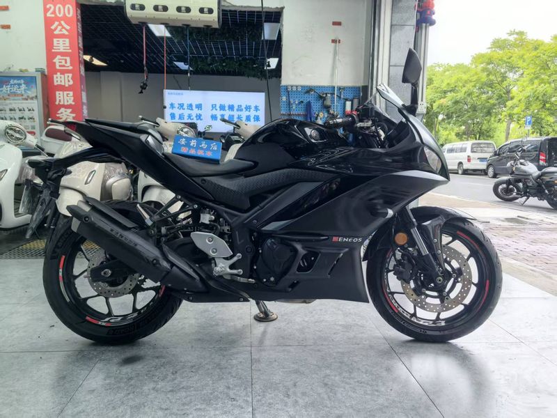 雅马哈 YZF-R3