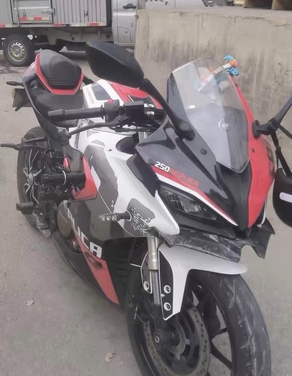 QJMOTOR 赛250