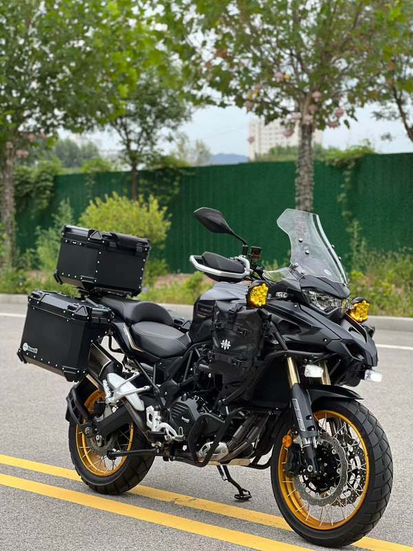 贝纳利 TRK552