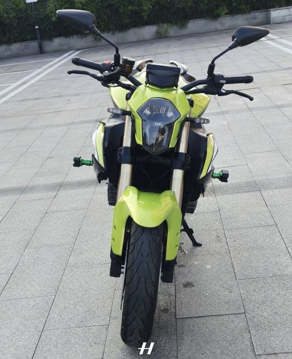 贝纳利 TNT600i