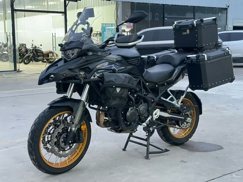 贝纳利 TRK552