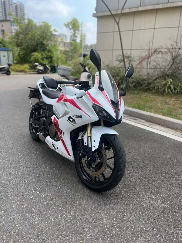 QJMOTOR 赛250